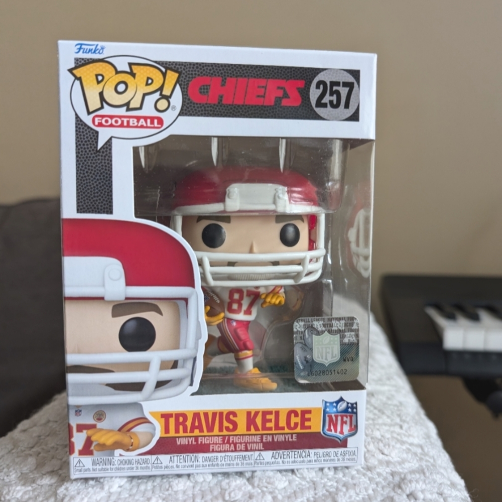 Travis Kelce NFL Funko Pop NEW Chiefs Taylor Swift